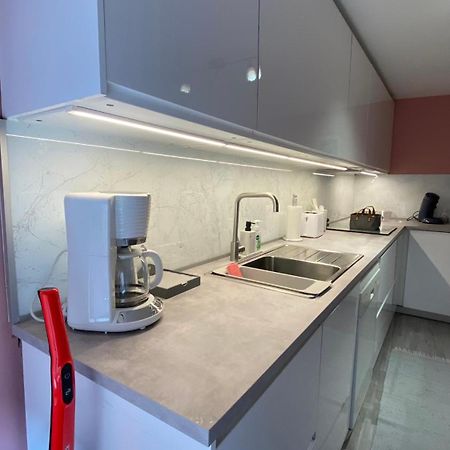 Next2Airport - Appartement House Of Lions Ransart Екстериор снимка