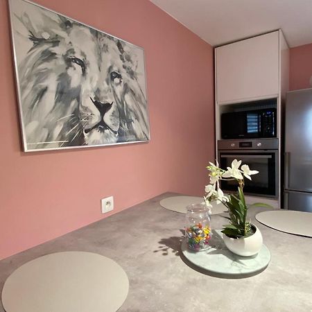 Next2Airport - Appartement House Of Lions Ransart Екстериор снимка