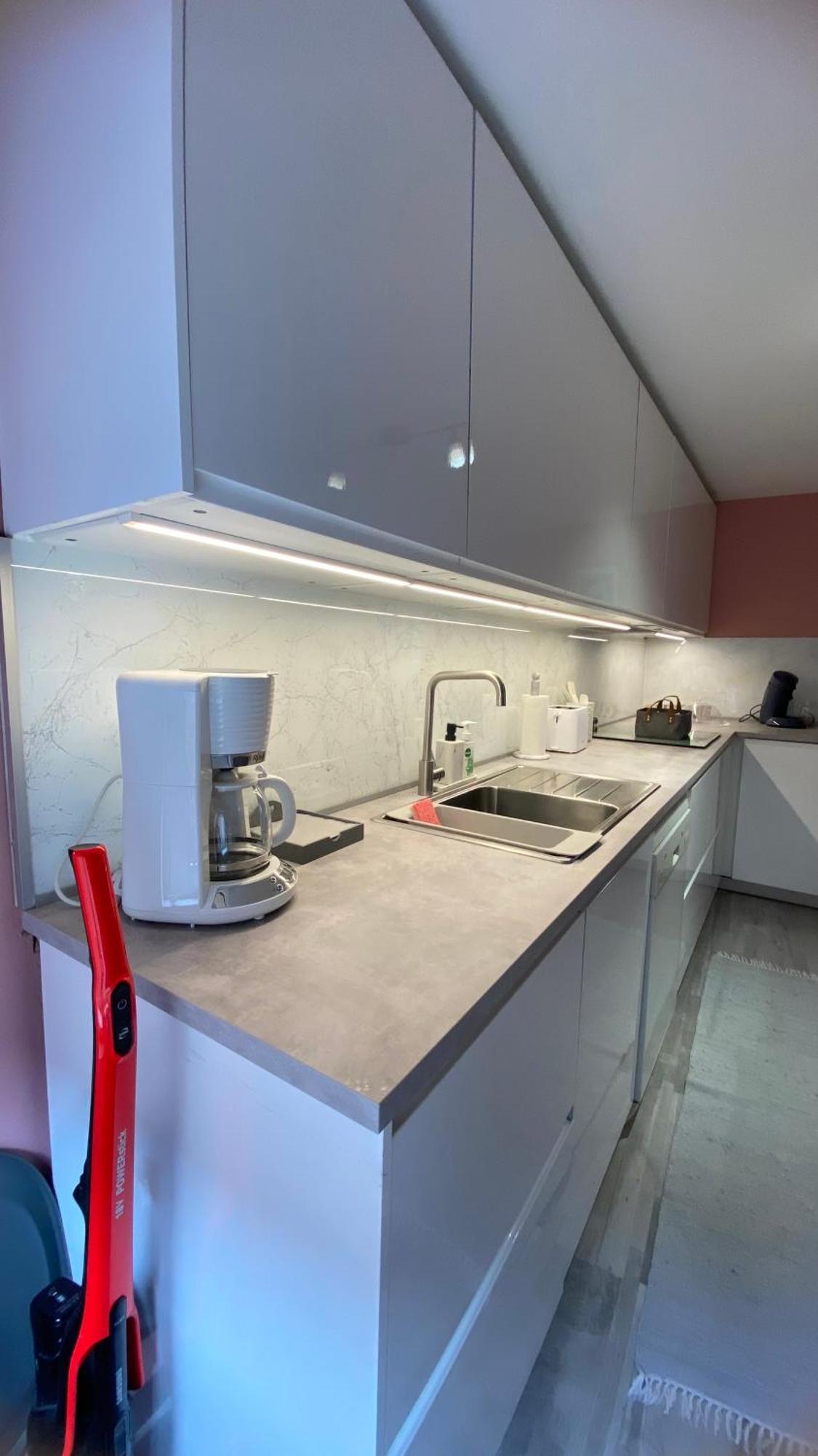 Next2Airport - Appartement House Of Lions Ransart Екстериор снимка